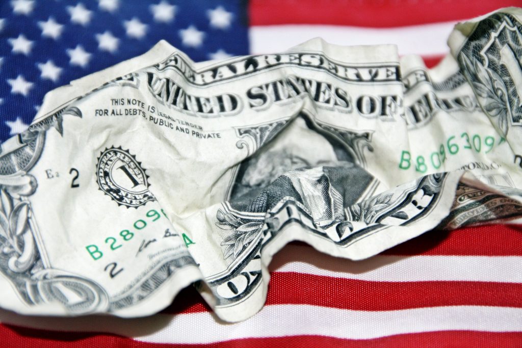 El declive del dólar: otro pilar del orden de posguerra comienza a desmoronarse