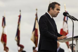 Lecornu, las «oposiciones» de Su Majestad y La France insoumise Lecornu, las «oposiciones» de Su Majestad y La France insoumise