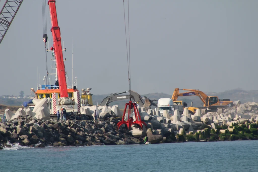 La ampliación del Puerto de Veracruz ocasiona un ecocidio. ¿Qué hacer para impedirlo? ¡Organización obrera!