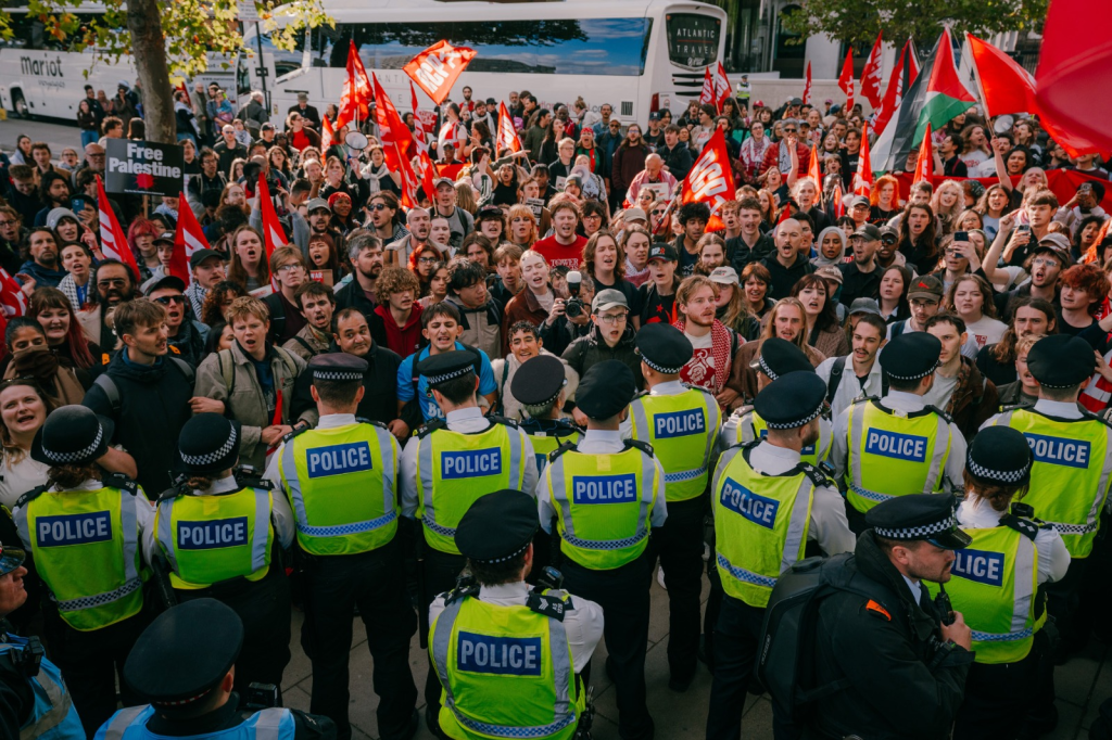 Octubre Rojo: los comunistas revolucionarios están conectando con las calles